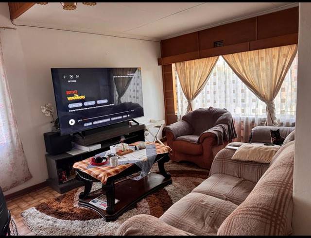 2 BEDROOM HOUSE FOR SALE IN RICHMOND
